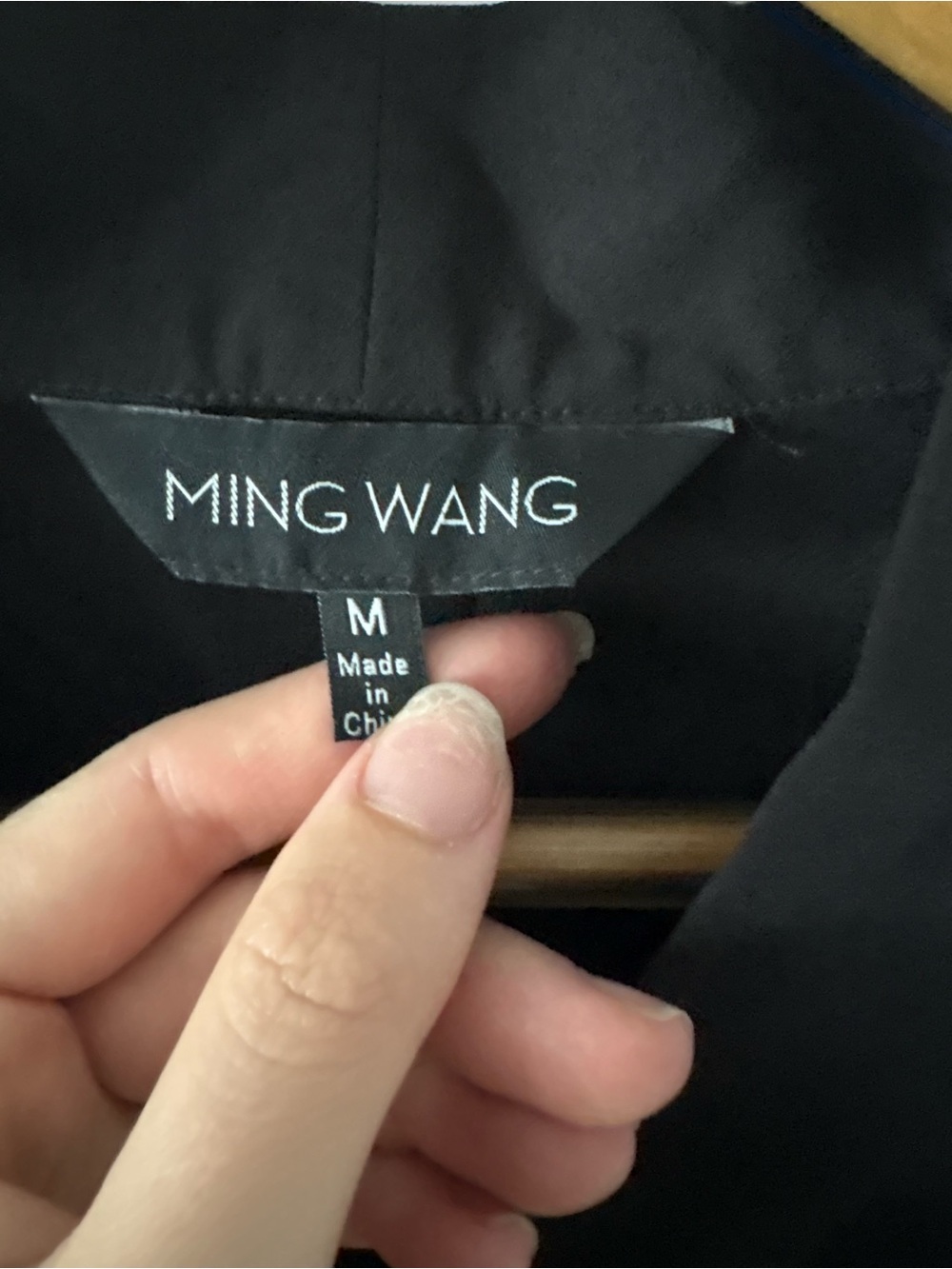 Ming Wang Black Sleeveless V-Neck Pleated Shell Blouse Top Size M - Picture 3 of 5